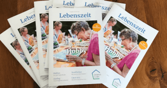 Das Bewohnermagazin "Lebenszeit" des Pflegeheimbetreibers Domus Cura. Thema im Herbst 2024 ist "Glücksbringer Hobby"